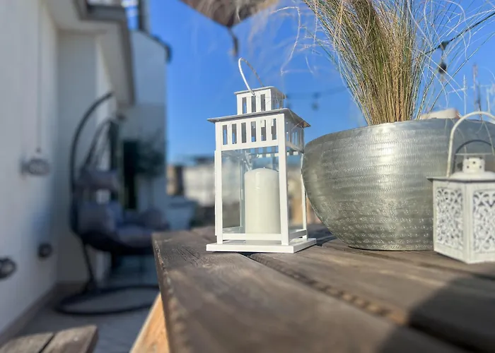 Appartamento Homevision - Chic - Cozy Balcony Bliss