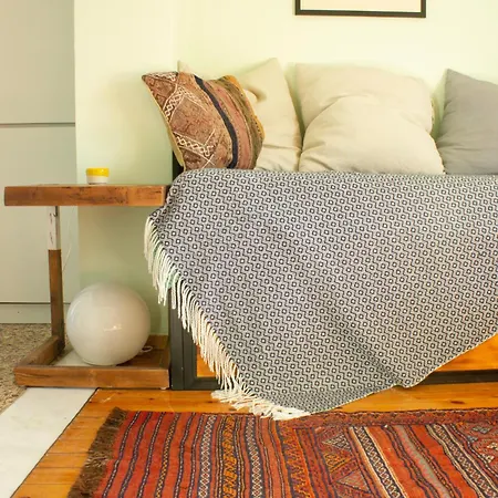 Homevision - Chic - Cozy Balcony Bliss *