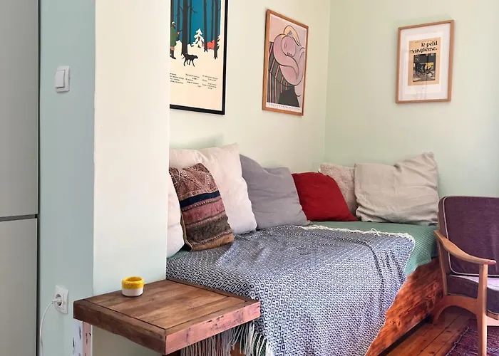 Homevision - Chic - Cozy Balcony Bliss * Selanik