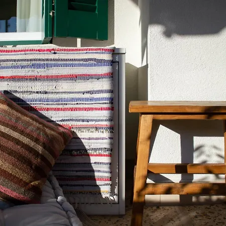 Apartment Homevision - Chic - Cozy Balcony Bliss